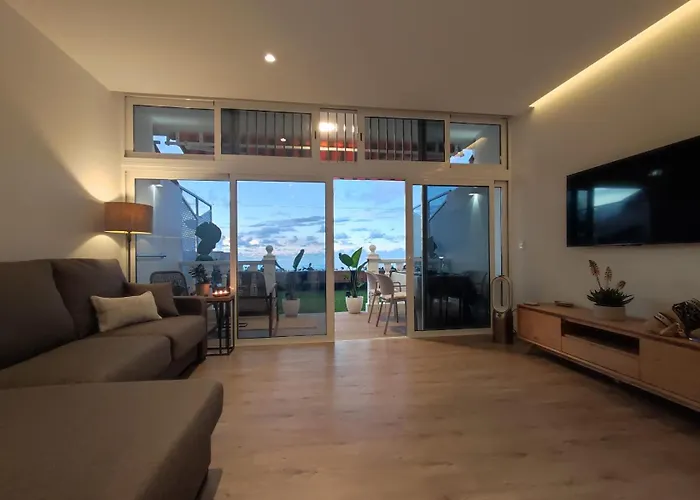 Ikarus View